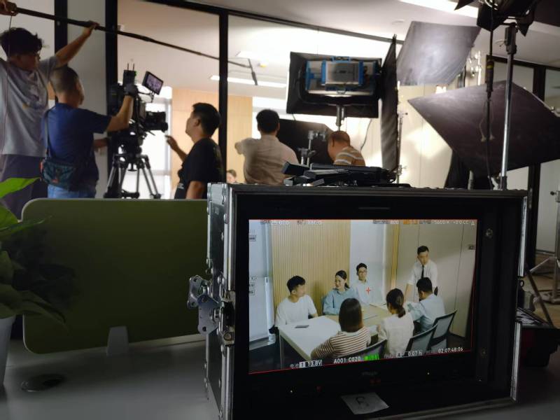 茅箭区TVC拍摄公司：科技产品视觉化大师，诠释未来感与功能美学